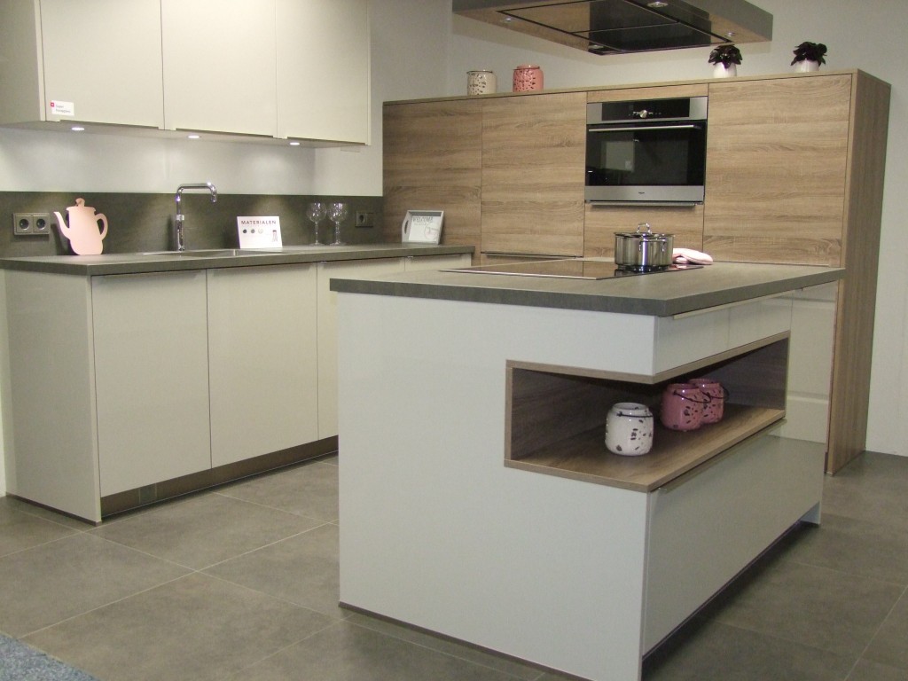 Moderne eilandkeuken van Vancel
